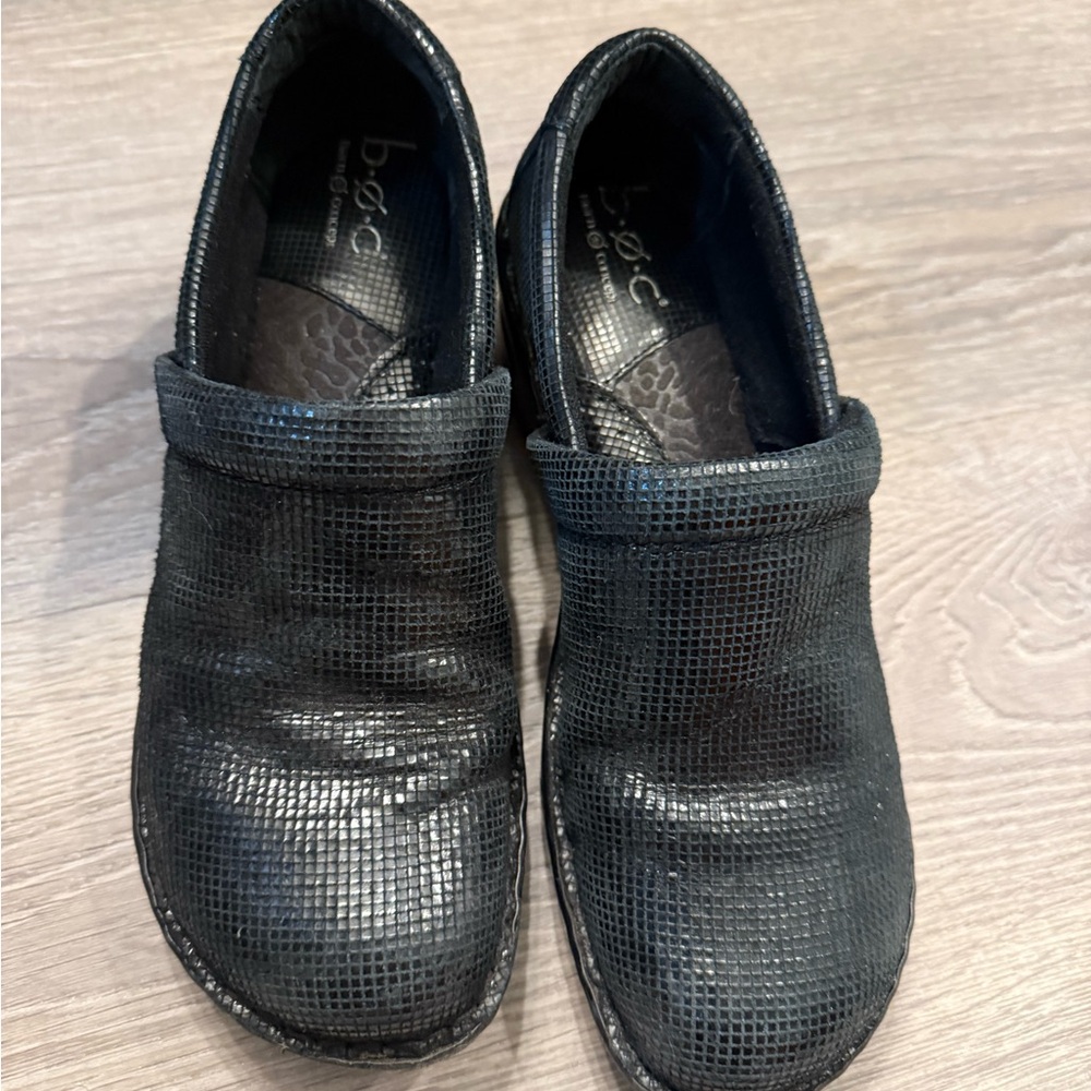 b.o.c. Black Textured Slip-On Loafers